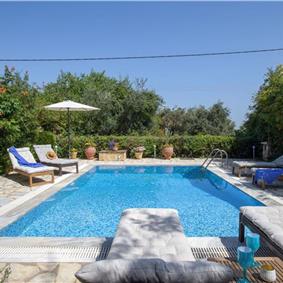 3 bedroom villa with pool and sea views in Barbati, Corfu, sleeps 8